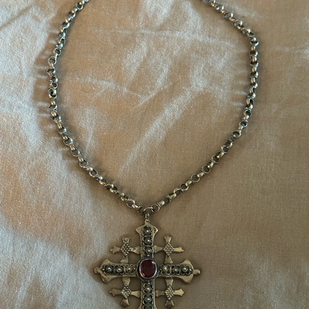 Vintage 800 Jerusalem Silver Crusade Pendant Ruby Garnet Color Stone Necklace